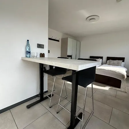 Komfortable Nahe Rheinfall Und Zürich Apartment Klettgau
